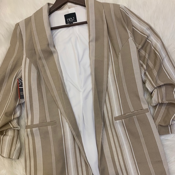 BBJ los anjeles beige blazer - Picture 2 of 2